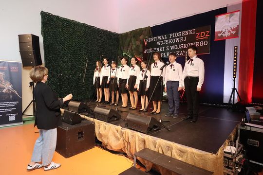  Festiwal Piosenki Wojskowej „Piosenki z wojskowego plecaka” w Zamościu - galeria zdjęć