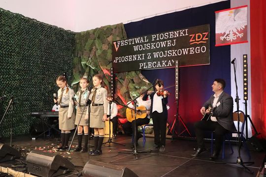  Festiwal Piosenki Wojskowej „Piosenki z wojskowego plecaka” w Zamościu - galeria zdjęć