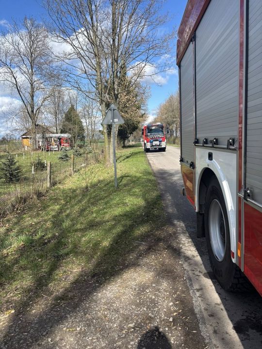 Silny wiatr nad powiatem tomaszowskim. Liczne interwencje strażaków [ZDJĘCIA]