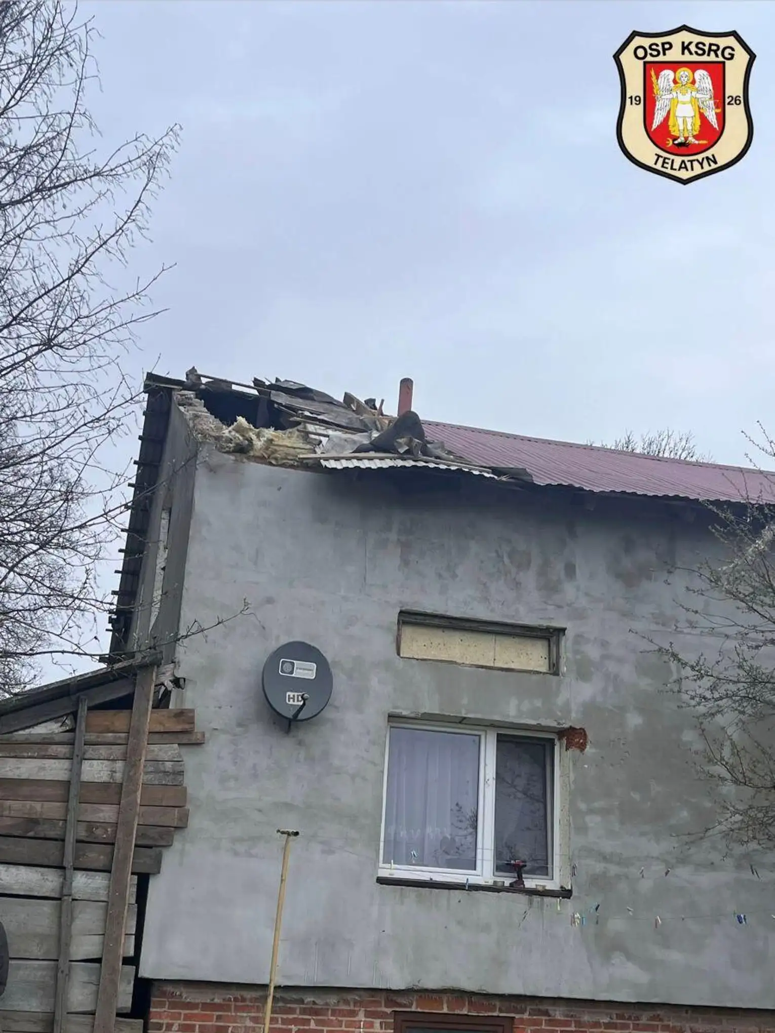 Silny wiatr nad powiatem tomaszowskim. Liczne interwencje strażaków [ZDJĘCIA]