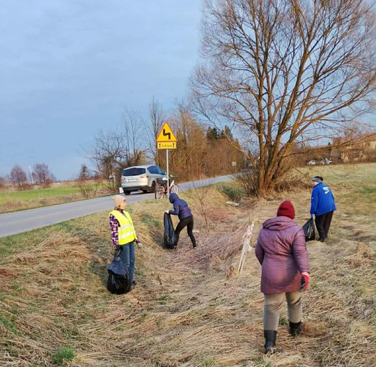 Sprzątali w Bełżcu, Żernikach, Przeorsku i na Siwej Dolinie [ZDJĘCIA]