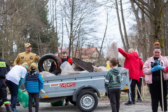 Sprzątali w Bełżcu, Żernikach, Przeorsku i na Siwej Dolinie [ZDJĘCIA]