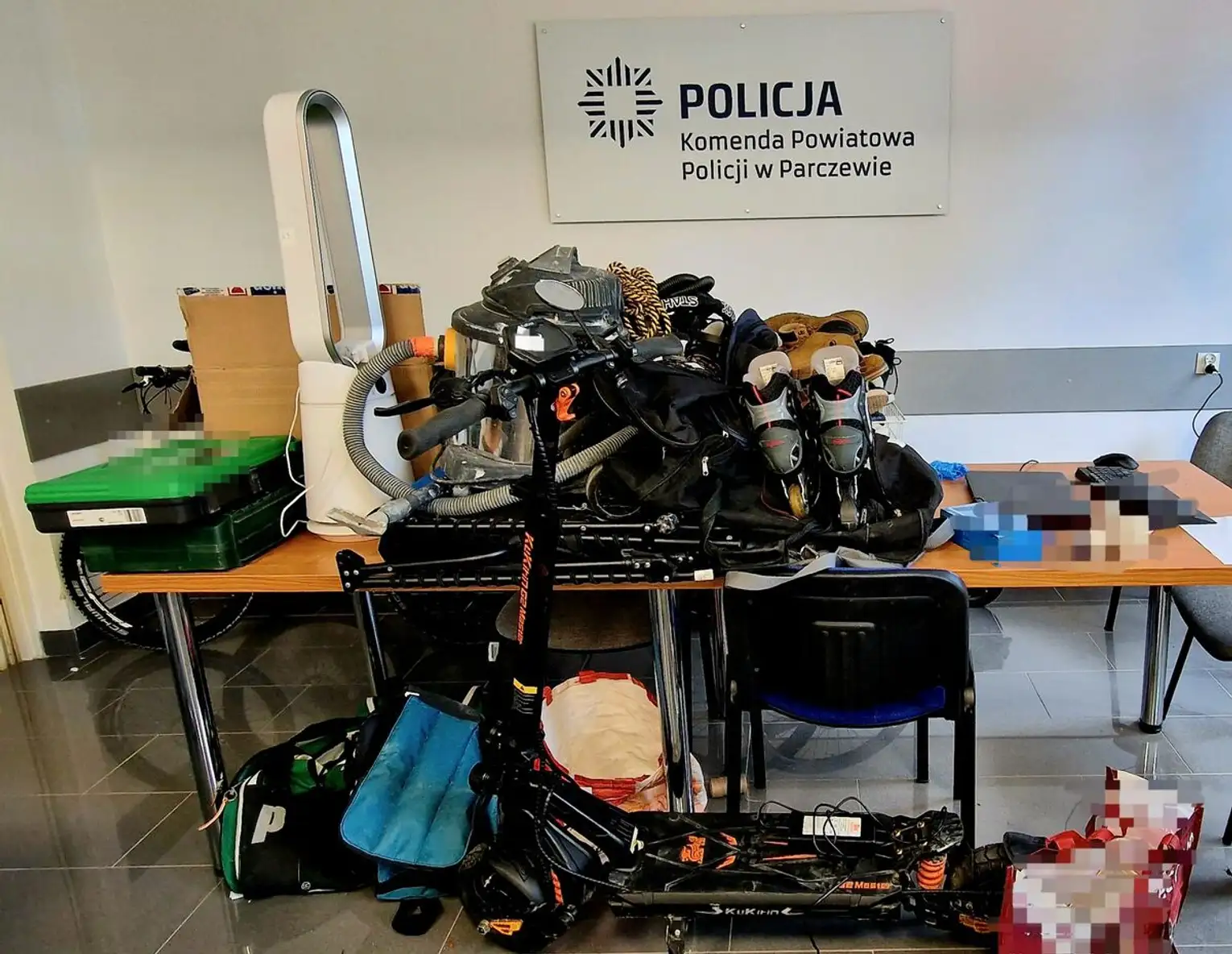 Seryjny włamywacz w rękach policji. Fanty i narkotyki trzymał w lodówce [WIDEO, ZDJĘCIA]