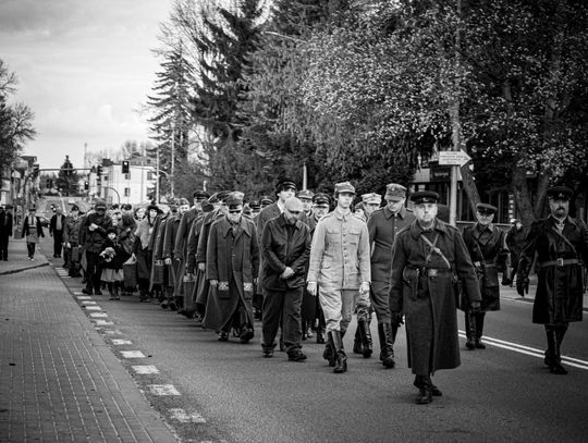 Tomaszów Lubelski: Marsz Pamięci Ofiar Zbrodni Katyńskiej i Zesłańców na Sybir [ZDJĘCIA]