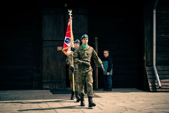 Tomaszów Lubelski: Marsz Pamięci Ofiar Zbrodni Katyńskiej i Zesłańców na Sybir [ZDJĘCIA]