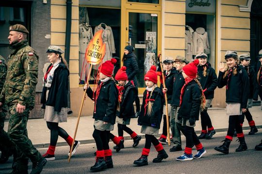 Tomaszów Lubelski: Marsz Pamięci Ofiar Zbrodni Katyńskiej i Zesłańców na Sybir [ZDJĘCIA]
