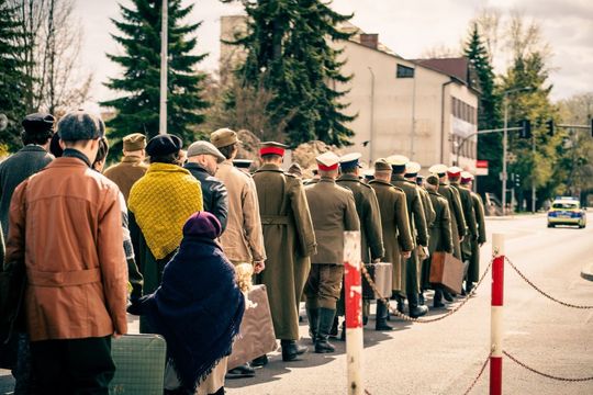 Tomaszów Lubelski: Marsz Pamięci Ofiar Zbrodni Katyńskiej i Zesłańców na Sybir [ZDJĘCIA]