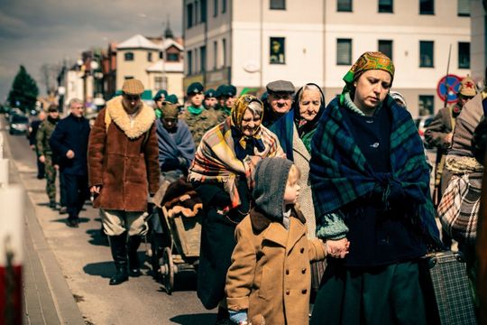 Tomaszów Lubelski: Marsz Pamięci Ofiar Zbrodni Katyńskiej i Zesłańców na Sybir [ZDJĘCIA]