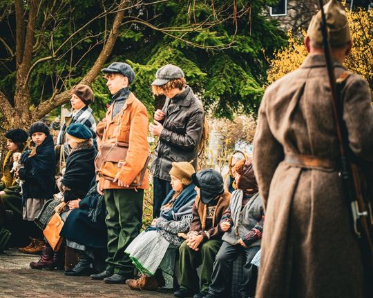 Tomaszów Lubelski: Marsz Pamięci Ofiar Zbrodni Katyńskiej i Zesłańców na Sybir [ZDJĘCIA]