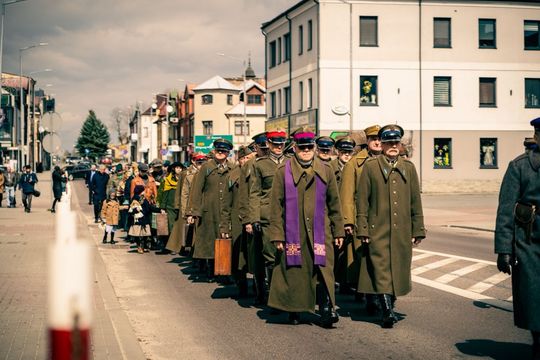 Tomaszów Lubelski: Marsz Pamięci Ofiar Zbrodni Katyńskiej i Zesłańców na Sybir [ZDJĘCIA]