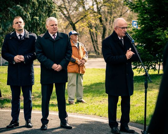 Tomaszów Lubelski: Marsz Pamięci Ofiar Zbrodni Katyńskiej i Zesłańców na Sybir [ZDJĘCIA]