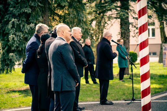 Tomaszów Lubelski: Marsz Pamięci Ofiar Zbrodni Katyńskiej i Zesłańców na Sybir [ZDJĘCIA]