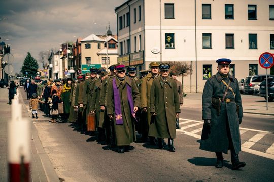 Tomaszów Lubelski: Marsz Pamięci Ofiar Zbrodni Katyńskiej i Zesłańców na Sybir [ZDJĘCIA]