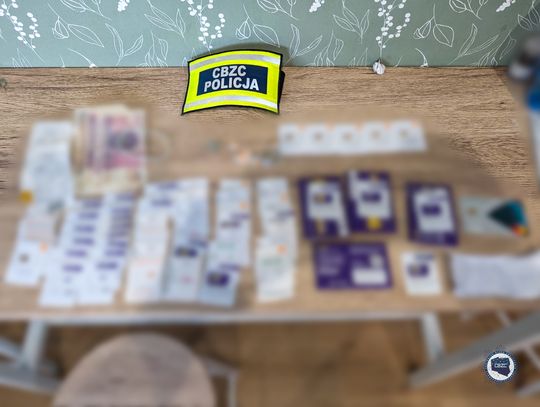 CBZC zatrzymało grupę internetowych oszustów [ZDJĘCIA]
