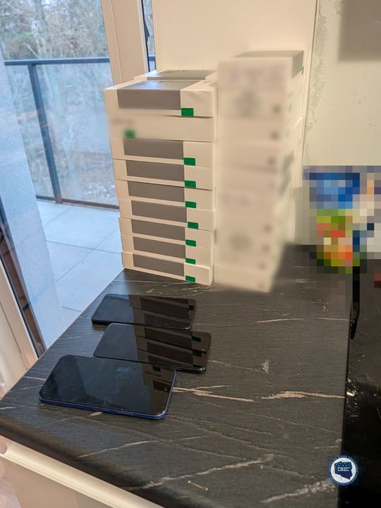 CBZC zatrzymało grupę internetowych oszustów [ZDJĘCIA]