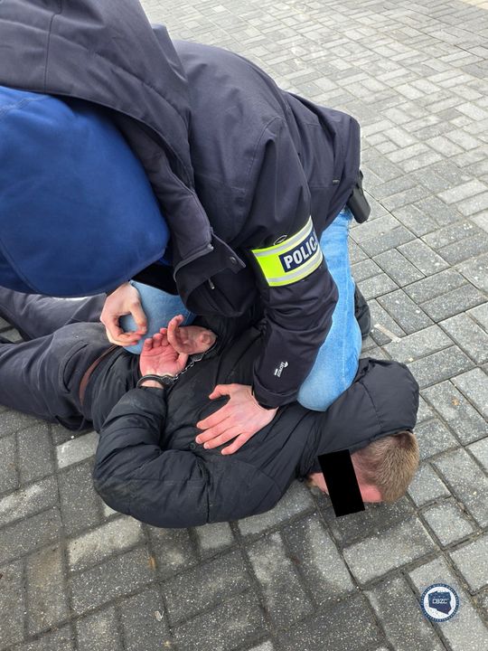 CBZC zatrzymało grupę internetowych oszustów [ZDJĘCIA]