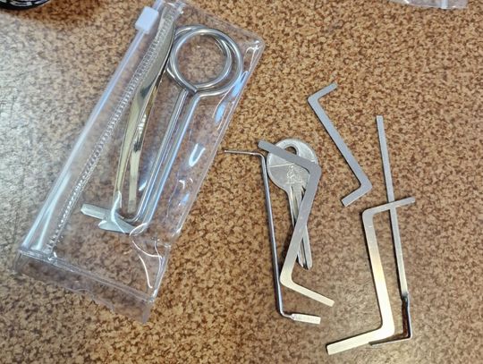 Okradli plebanię w gminie Jarczów. Włamywacze zatrzymani po policyjnym pościgu [ZDJĘCIA]