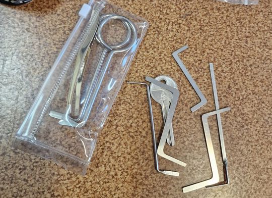 Okradli plebanię w gminie Jarczów. Włamywacze zatrzymani po policyjnym pościgu [ZDJĘCIA]