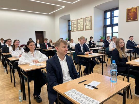 Matura 2026 w Zamościu. Egzamin dojrzałości zdaje blisko 1,5 tysiąca uczniów [ZDJĘCIA]