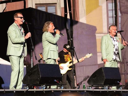 Zamość śpiewał razem z VOX. Niezwykły finał majówki na Rynku Wielkim [ZDJĘCIA]