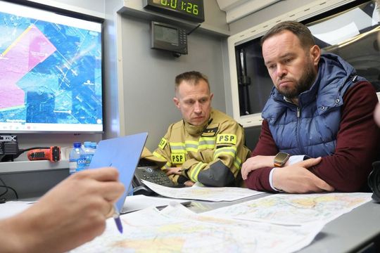 Wielki pożar lasu na pograniczu gmin Józefów i Łukowa [ZDJĘCIA]