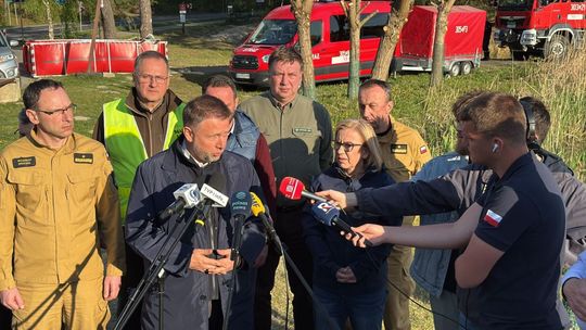 Wielki pożar lasu na pograniczu gmin Józefów i Łukowa [ZDJĘCIA]