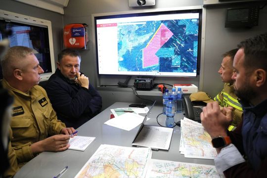 Wielki pożar lasu na pograniczu gmin Józefów i Łukowa [ZDJĘCIA]