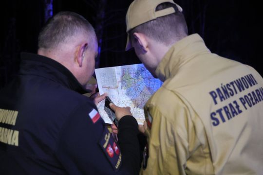 Wielki pożar lasu na pograniczu gmin Józefów i Łukowa [ZDJĘCIA]