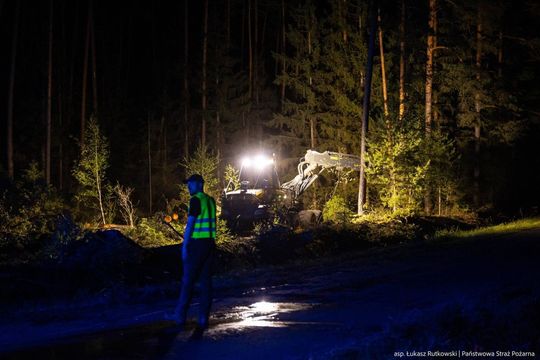 Minęła kolejna noc heroicznej walki o Puszczę Solską [ZDJĘCIA]