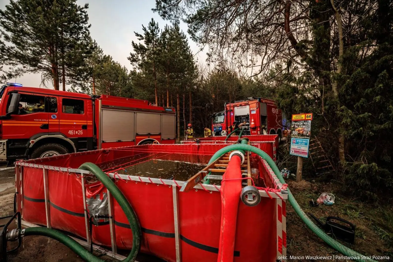 Minęła kolejna noc heroicznej walki o Puszczę Solską [ZDJĘCIA]