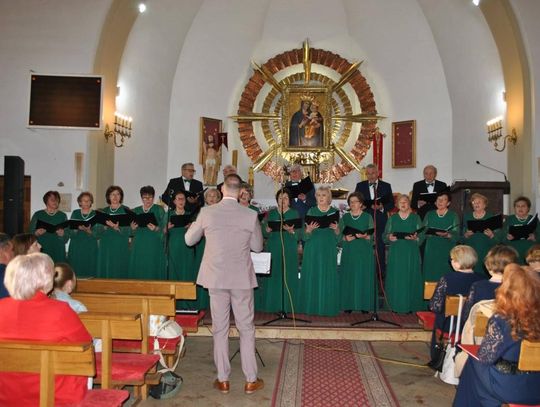 Przegląd Pieśni Maryjnej i Matczynej w Lubyczy Królewskiej [ZDJĘCIA]