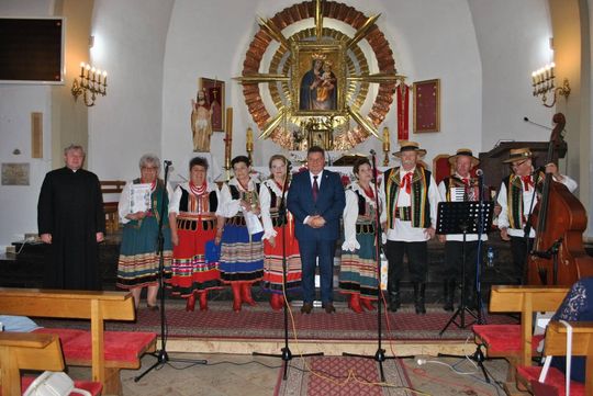 Przegląd Pieśni Maryjnej i Matczynej w Lubyczy Królewskiej [ZDJĘCIA]
