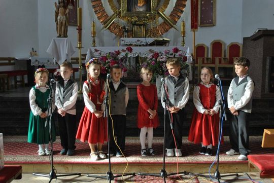 Przegląd Pieśni Maryjnej i Matczynej w Lubyczy Królewskiej [ZDJĘCIA]