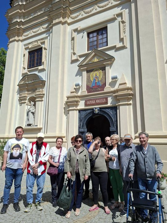 Mieszkańcy DPS-u w Tyszowcach na pielgrzymce w Kodniu [ZDJĘCIA]
