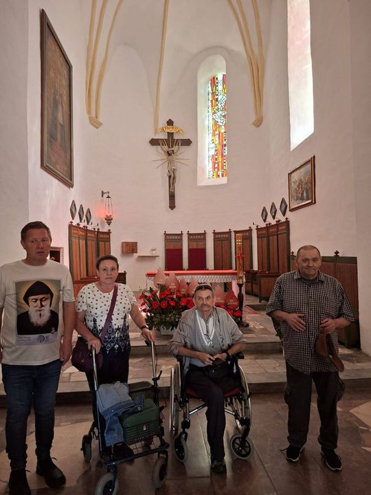 Mieszkańcy DPS-u w Tyszowcach na pielgrzymce w Kodniu [ZDJĘCIA]
