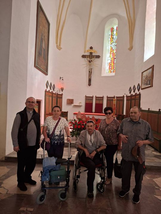 Mieszkańcy DPS-u w Tyszowcach na pielgrzymce w Kodniu [ZDJĘCIA]