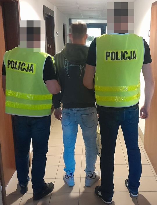 Tomaszów Lub.: 19- i 20-latek zatrzymani za włamania i kradzież paliwa [ZDJĘCIA]