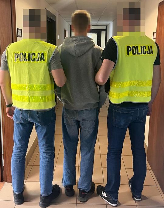 Tomaszów Lub.: 19- i 20-latek zatrzymani za włamania i kradzież paliwa [ZDJĘCIA]