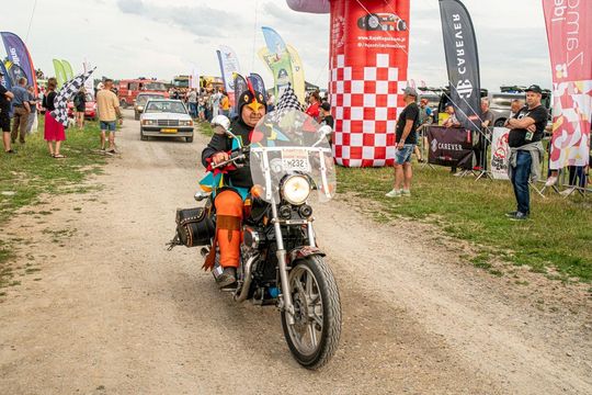 Zamość: Finał Rajdu Koguta na lotnisku w Mokrem - galeria zdjęć