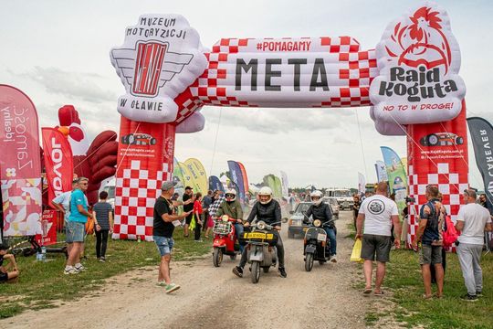 Zamość: Finał Rajdu Koguta na lotnisku w Mokrem - galeria zdjęć