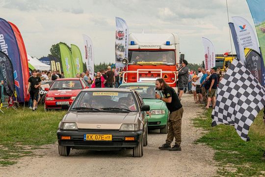 Zamość: Finał Rajdu Koguta na lotnisku w Mokrem - galeria zdjęć