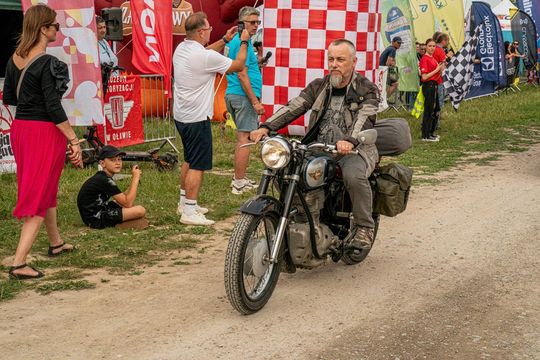 Zamość: Finał Rajdu Koguta na lotnisku w Mokrem - galeria zdjęć