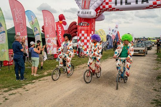 Zamość: Finał Rajdu Koguta na lotnisku w Mokrem - galeria zdjęć