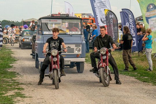 Zamość: Finał Rajdu Koguta na lotnisku w Mokrem - galeria zdjęć