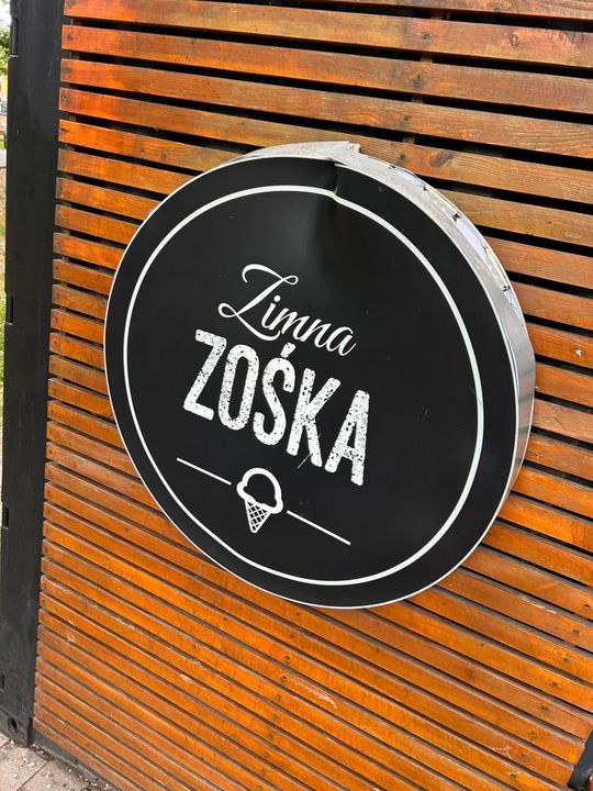 Nocny pożar w parku w Tomaszowie. Spłonęło wyposażenie lodziarni [ZDJĘCIA]