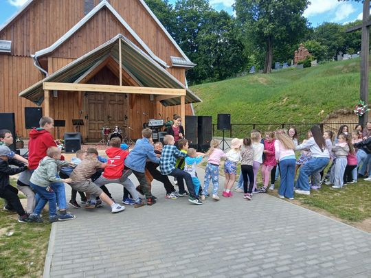Parafialny Piknik Rodzinny w Krynicach [FOTORELACJA]
