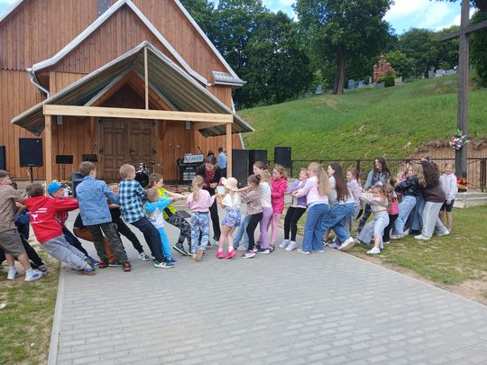 Parafialny Piknik Rodzinny w Krynicach [FOTORELACJA]