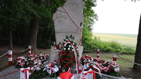 82. rocznica zbrodni UPA na polskich pasażerach pociągu Bełżec–Lwów [ZDJĘCIA]
