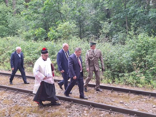 82. rocznica zbrodni UPA na polskich pasażerach pociągu Bełżec–Lwów [ZDJĘCIA]