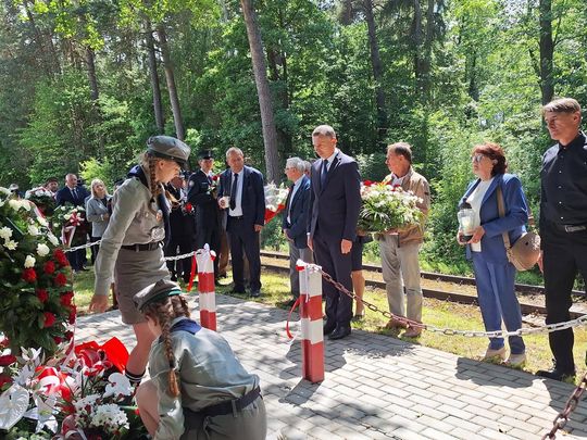 82. rocznica zbrodni UPA na polskich pasażerach pociągu Bełżec–Lwów [ZDJĘCIA]